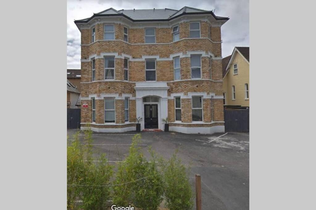 Stylish 2 Bed 2 Bath *close To And Centre With Parking* Appartement Bornemouth
