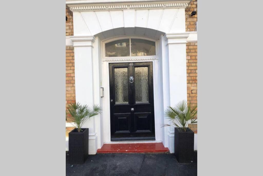 Stylish 2 Bed 2 Bath *close To And Centre With Parking* Appartement Bornemouth